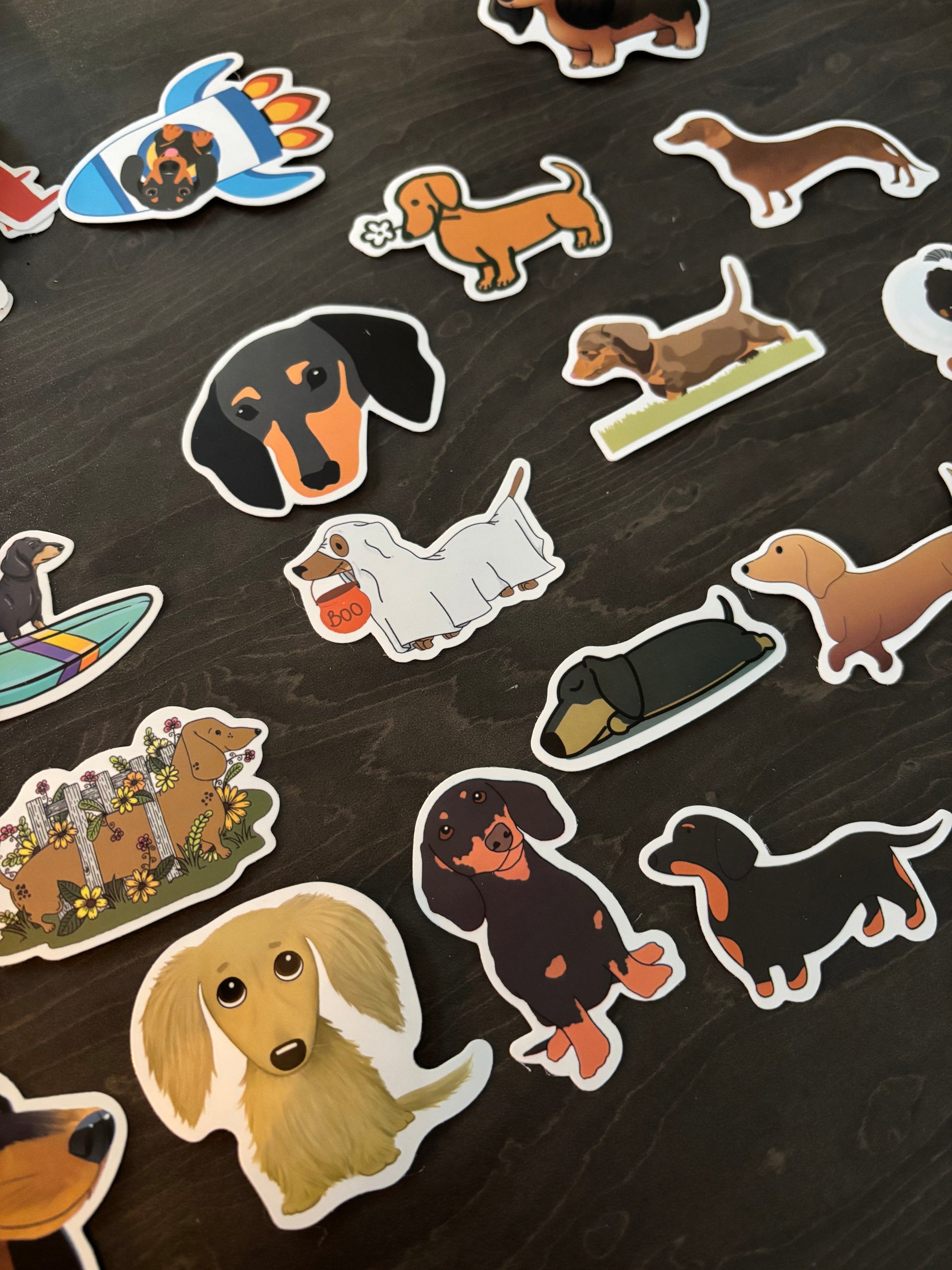 The Bonnie Hound dachshund sticker set – 20 glossy dog stickers | Duke & Milo