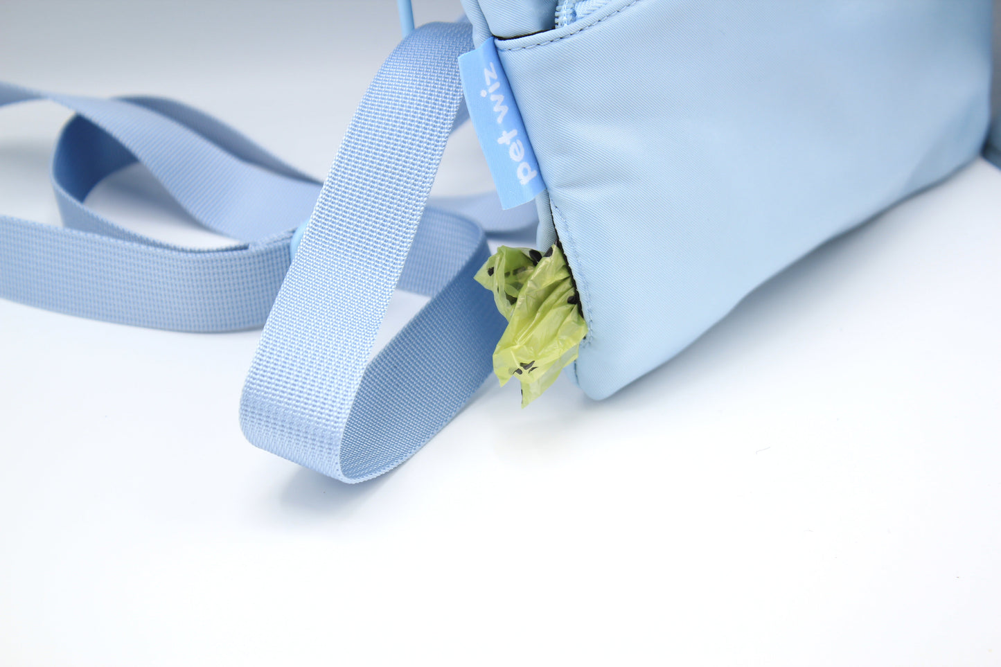 Crossbody dog walking bag for dog owners, Pet Wiz at Duke & Milo