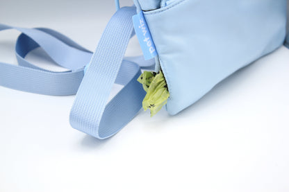 Crossbody dog walking bag for dog owners, Pet Wiz at Duke & Milo