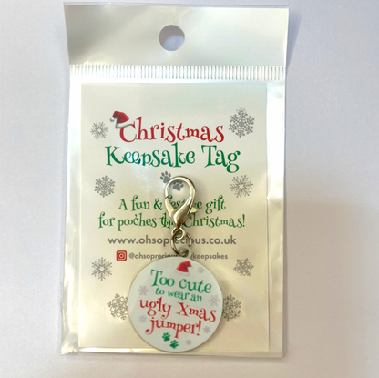 Dog wearing the Christmas keepsake tag