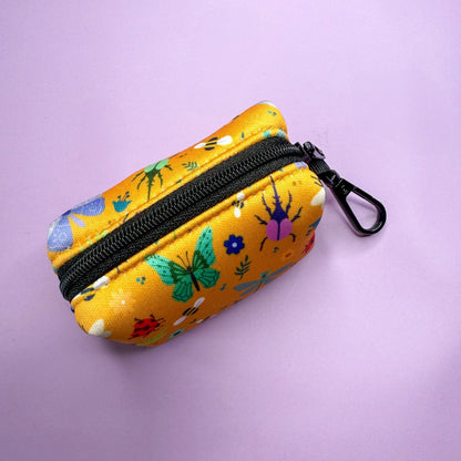 Summer Buzzin’ Poo Bag Holder